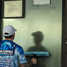 Commercial-Window-Washing-in-Pullman-WA 1